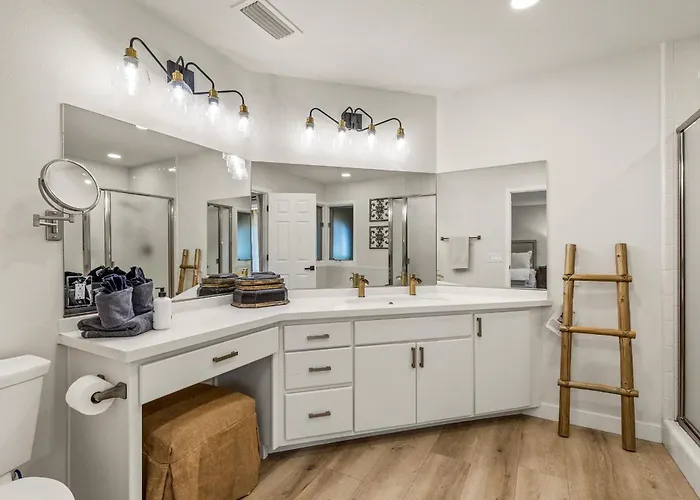 Serene Golfside Townhome Getaway Holiday home