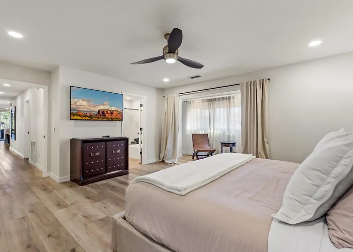 Serene Golfside Townhome Getaway Holiday home